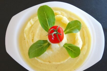 mashed potatoes with mixer